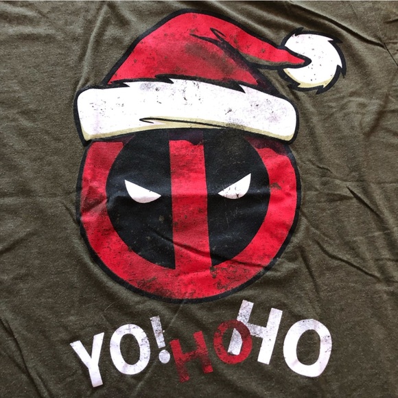 Marvel Deadpool Christmas Santa T Shirt - Picture 4 of 7